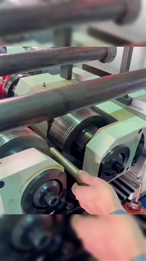 Thread rolling machine#threadrollingmachine #rollingmachine #rollingdie #foryou #machine