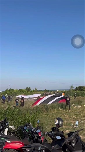 Dengan berat hati, layangan kami kali ini gagal tayang karena adanya kesalahan komunikasi. Kami mohon maaf atas ketidaknyamanan yang terjadi. Terima kasih kepada seluruh tim, pendukung, dan semua pihak yang telah memberikan waktu, tenaga, dan semangatnya. Pengalaman ini akan menjadi pelajaran berharga bagi kami untuk menjadi lebih baik ke depannya. Sampai jumpa di kesempatan berikutnya 🙏🏻🫶 #pelasa #naga #geni #kuta #janggan