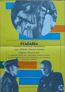 Evadarea 1975 Regia:Ștefan Roman Cu:Jean Constantin, Gheorghe Dinică, Ion Marinescu, Emanoil Petruț, Doi militari romani dintr-o unitate de cercetare-diversiune, actionand in Cehoslovacia, in Muntii Tatra, cad prizonieri la nemti. Ei reusesc sa evadeze impreuna cu alti prizonieri si sa-i lichideze pe dusmani. | Teatru / FILM Romanesc