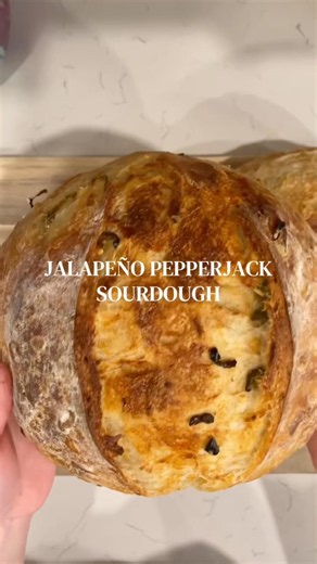 Jalapeño Pepperjack sourdough