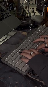 Flow Lite trims the excess while keeping everything that matters: ✨ Stunning slim design 🧩 Custom Kailh linear switches 📡 Bluetooth 2.4GHz USB-C 🔊 Integrated volume knob 🧠 Programmable via Lofree Key Mapper Originally a crowdfunding favorite — now shipping worldwide. Start typing smarter: https://bit.ly/3POZ8NS Video@strawberryjam1986 | Lofree