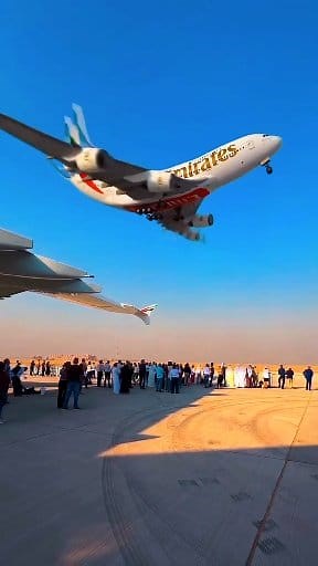 Airplane Dancing Mod 😂😂😂 ||| #funny #viral #reels | Kids For Meets