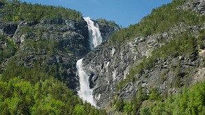 3.9K views · 50 reactions |  As winter fades, Fjord Norway bursts into life with blooming orchards, roaring waterfalls, and crisp, fresh air ️. It´s a fleeting season of beauty and renewal – don´t miss it!   ℹ https://www.fjordnorway.com/en/campaign/fjord-norway/spring24 | Fjord Norway | Facebook