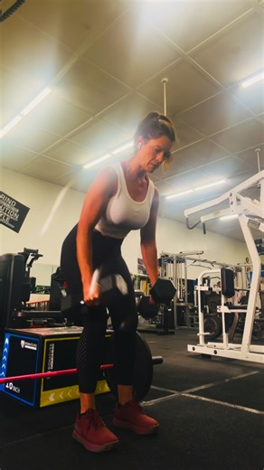 Mountain fitness on Instagram: "🔥 TODAY’S WORKOUT = STRONG + SWEATY + EMPOWERING 🔥 🚶‍♀️ 1-Mile Uphill Walk Starting strong—warming up the legs, waking up the lungs, and getting the heart ready to work. 💥 15 ROUNDS 🏋️‍♀️ 5 Clean & Jerks (80# — my weight) 📦 10 Box Jumps (16”) 👉 Important note: That 80# was my working weight — choose whatever weight feels best for YOU while still being challenging and safe. The goal is good form, consistency, and effort… not comparison 👏 👉 What this hits: