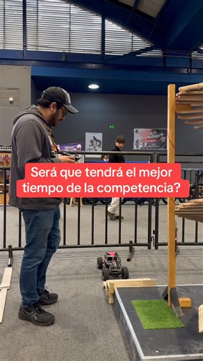 Las peleas de robots y los carritos a control remoto siempre los amaré #carros #autos #viralreels #autos #4x4 #camionetas #carreras #viral #fypchallenge #fypviralシ #car #robot #robots | Jael Urbizo