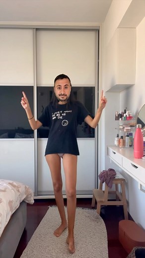 AnnaMaria Velli on Instagram: "Δεν μπορώ να ξεπεράσω το σωμα μου με τη μούρη του @konilo 😂😂 Αν σας αρέσουν τα styling video, να μου το πείτε στα σχόλια. Να το ξέρω 😅 Total outfit @socialoutkastathens #fashionvlogger #ootd #newins #amiyiamitube"