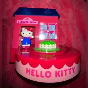 Hello Kitty Flower Shop Motion Alarm Clock NO plug cord but works with batteries