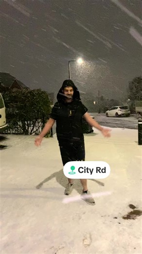 UK Life: Enjoying Snowfall on Late Nights