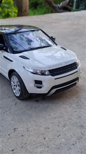 Range Rover Evoque: Pure Speed & Style! 🏎️💨