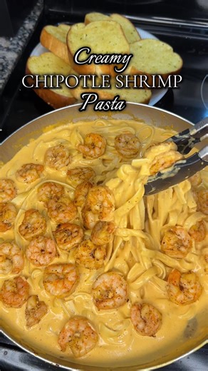Creamy Chipotle Shrimp Pasta Recipe for Dinner