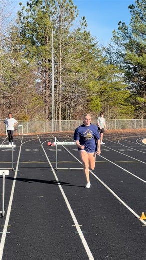 Steve McGill on Instagram: "Another quality session with Janie yesterday. Working on cycling the lead arm, accelerating through each hurdle. An indicator of success is seeing the hand of the lead arm being slightly lower than it was at the previous hurdle. That indicates that she’s accelerating and therefore need to react more quickly, which she’s doing."
