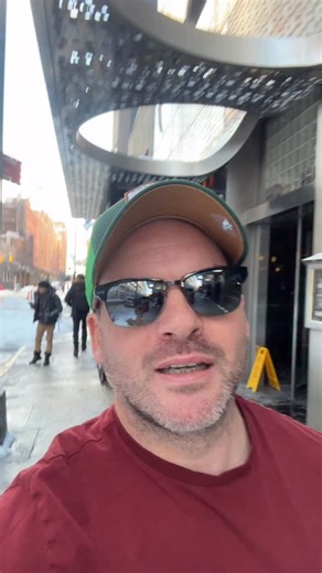 🔥HOT Card Tricks in the HEAT of Tempe AZ (Pronounced TEMPAY) @tempeimprov FEB 1 - Bring your mom ♥️ | Card Magic By Jason