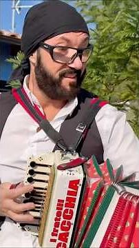 TARANTELLA DEI FRATELLI SCACCHIA campioni del mondo di organetto.