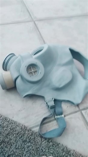 my new gas mask is a pmg aka civil protection gas mask and do u guys want me to do more hl2 cosplay