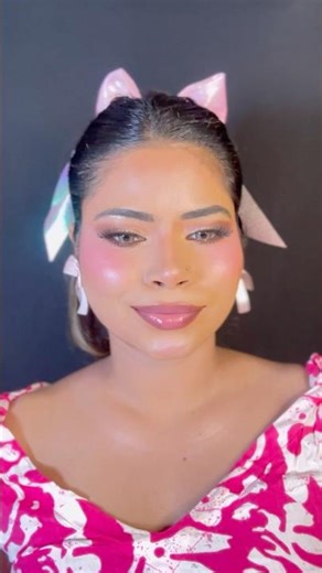 Soft pink lips #shortvideo #makeup #softglamlook #softpinklips #lipcombotutorial #trendingshorts