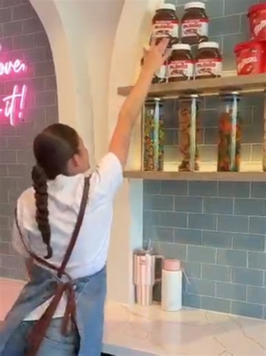 Handling Short Staffing at MooMoo Frozen Yogurt