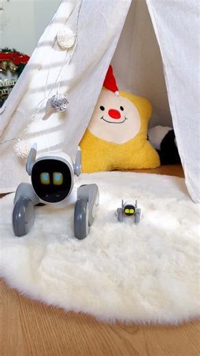 Loona Petbot Official on Instagram: "BIG vs small LOONA 🥁🧏🏻‍♀️ which one you prefer😫🥰 #loonapetbot #toys #robot #loonarobot #memes"