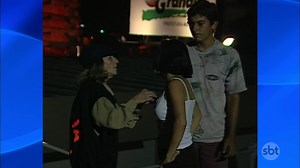 Câmera escondida: revista indiscreta! | Programa Silvio Santos