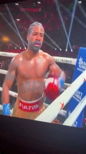 Fulton getting handled #boxing #boxeo #thanksgiving