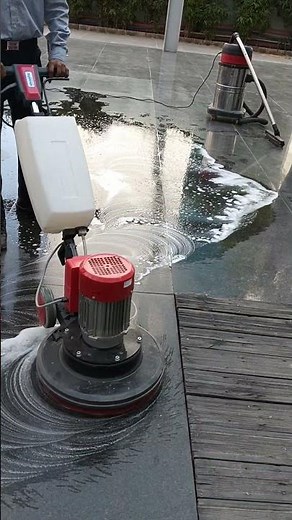 Single disk GD43/ Cleanfix machine . Demonstration