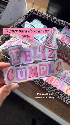Topper para decorar tu torta - catálogo y contacto por WhatsApp