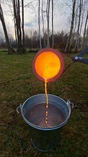 Pouring Molten Copper into Water: A Fascinating Experiment