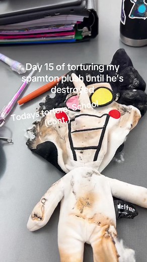 Day 15 of torturing my soamton plush until he’s destroyed 😼 #deltarune #deltarunechapter2 #spamton