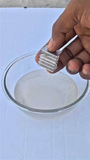 Caustic Soda vs Aluminium 🔥 Crazy Reaction Melting Aluminium #youtubeshorts #viralshorts