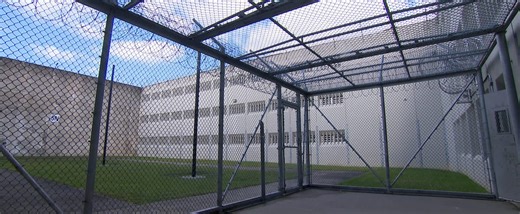 Établissements de détention: Québec va grillager 15 nouvelles cours de prison