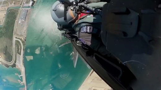 Inside The F-22 Raptor Jet: Extreme Maneuvers And Cockpit Action