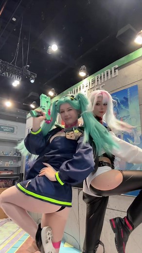 Wiggle wiggle @iyla #AnimeExpo #cyberpunk #wutheringwaves #ax2026 #cosplay