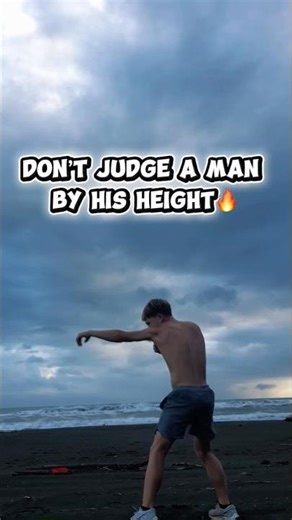 Don’t judge a man by his height. Shadowboxing workout on beach. #boxing #leftysm