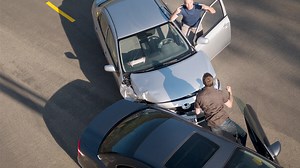VIDEO: Fight Breaks Out On San Diego Freeway After Two Vehicles Crash