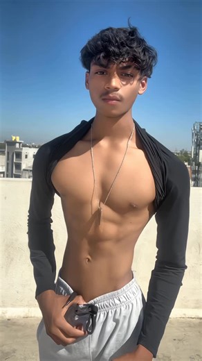 kartik_mawaskar on Instagram: "#viral #trend #viralreel #instatrend #babyxflexx"