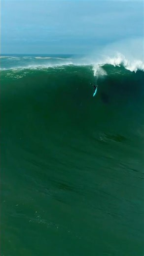 Twiggy’s Insane Wipeout #mavericks