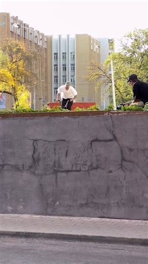 street culture mag on Instagram: "@oleg44 takes a brutal slam while filming the new @stressbmx video ☠️☠️☠️☠️ #bmx #digbmx #ridebmx"
