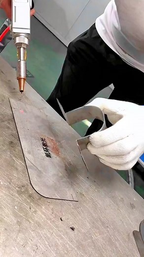 one-time forming without deformation, no-brainer for Laser hand-held welder#laserwelding #metalworking #handheldlaserwelder #lasercutting #tigwelding #lasercleaning #handheldlaser #welding #fypシ