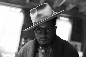 クリス・デイヴ＆ザ・ドラムヘッズ、“Dat Feelin’”のミュージック・ビデオを公開 | NME Japan