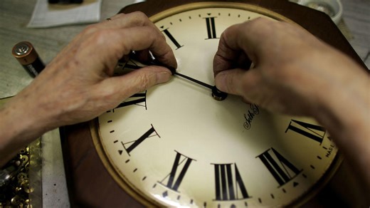 Tips for parents to help kids adjust during daylight saving time