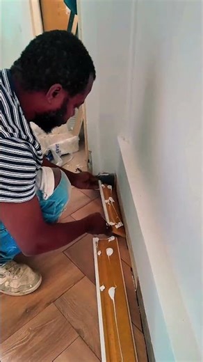 Comment poser une plinthe avec une machine de découpe #renovation #plinthe #home #chantier diy