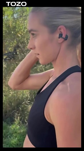 Been enjoying my new TOZO Open EarRing headphones. A glimpse into my fall training while wearing these. Lightweight, good sound, open ear so I can hear bikes and cars (!), and they don’t fall off while I’m bouncing around the gym 🤗 Tbh most of the time I’m listening to an audiobook while I run. Any recs? #TOZOAiryEar #TOZOJustForGoodSound #TOZO #TOZOOpenEarRing