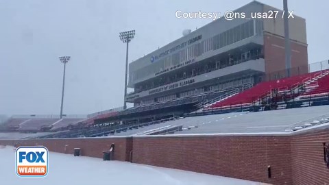 Heavy snow blankets Southern Alabama amid winter storm in the South U.S.