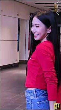 【無限HD】2025 TSE 台灣寫真博覽會 學服祭 記者會 家寧展示美腿2(Rotated)(4K 60p) TAIWAN SHOT EXPO