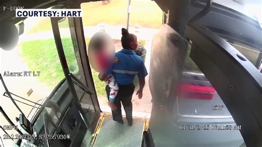 School bus driver rescues lost toddler wandering Tampa street; child reunited with family - WSVN 7News | Miami News, Weather, Sports | Fort Lauderdale