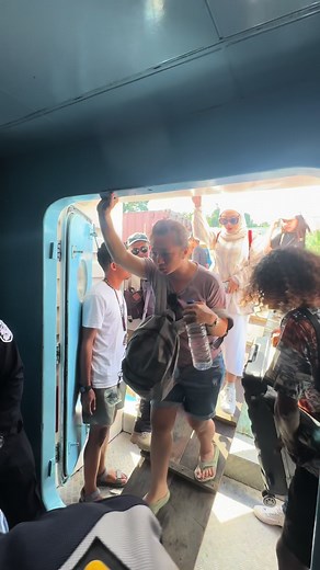 Ayo ke Banda Naira ajak teman dan keluarga nikmati eksotis alam dan sejarahnya. #fyp #fouryoupage #fypシ #fypシ゚viral #fypage #fyppppppppppppppppppppppp #fypdongggggggg #fypシ゚ #fypgakni #bandanaira #fypindonesia #malukupride🏝🔥 #bandanairaprideee🏝 #ayokebandanaira