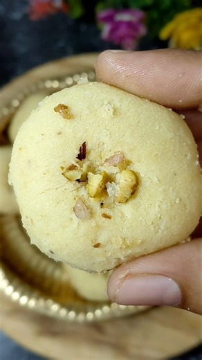 बाजार जैसी नानखटाई घर पर | Easy Nankhatai Recipe | Melt in Mouth Cookies 😍 #Shorts