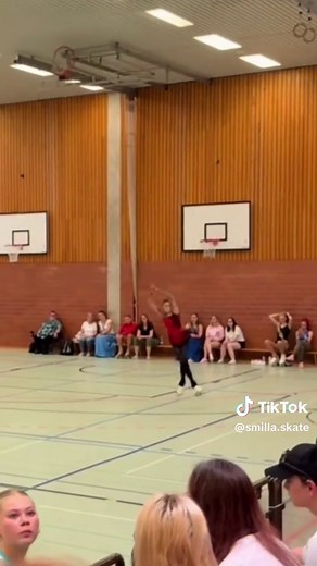 da war eine wand im weg😓