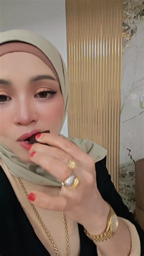 Discover the Benefits of Young Dates from Nurain Abdullah