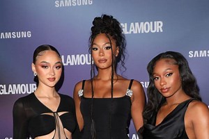 FLO delivers new live performance of "Summertime"