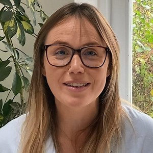 1K views · 25 reactions | It’s common to feel down when it gets colder and darker. Find out how light exposure can ease symptoms of Seasonal Affective Disorder with Sleep Physiologist, Steph Romiszewsk from the Sleepyhead Clinic! #LoveLloyds | LloydsPharmacy | Facebook